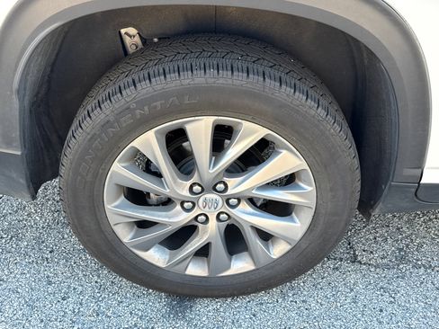 Used 2025 Buick Enclave Preferred image 17