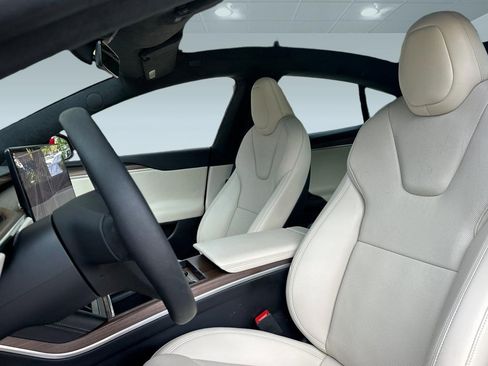 Used 2025 Tesla Model S AWD image 20