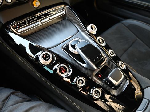 Used 2019 Mercedes-Benz AMG GT R image 31