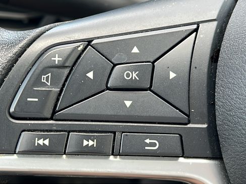 Used 2025 Nissan Altima 2.5 SV AWD/4WD image 19