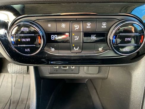 Used 2023 Buick Encore GX Select image 32