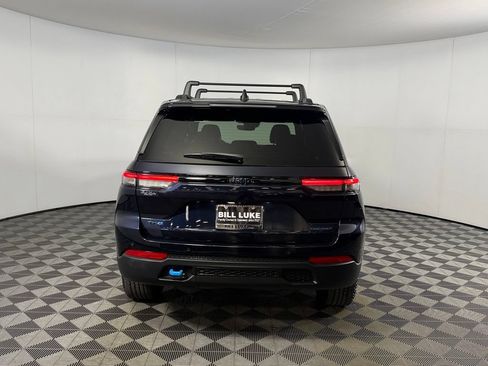Certified 2023 Jeep Grand Cherokee Trailhawk AWD/4WD image 8