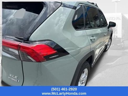 Used 2021 Toyota RAV4 XLE w/ Convenience Package AWD/4WD image 4