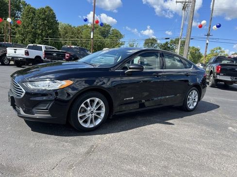 Used 2019 Ford Fusion SE image 14