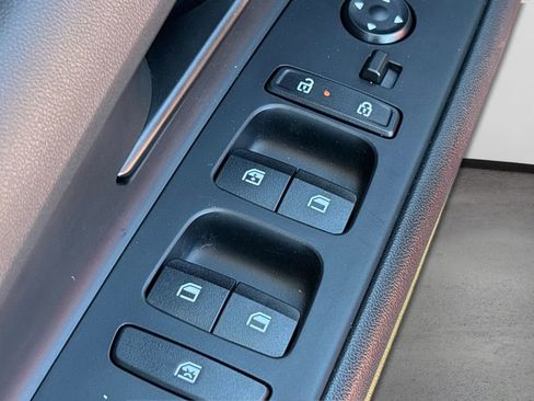 Certified 2025 Hyundai Elantra Sport image 31