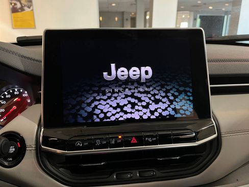 Used 2025 Jeep Compass Limited AWD/4WD image 20