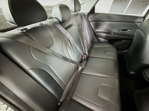 Used 2022 Hyundai Elantra Limited FWD image 35