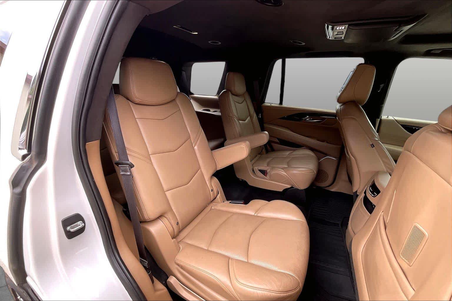Used 2019 Cadillac Escalade Platinum RWD image 26
