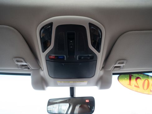 Used 2021 Subaru Outback Touring w/ Popular Package #2 image 18