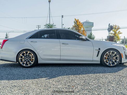 Used 2018 Cadillac CTS V w/ Luxury Package image 9