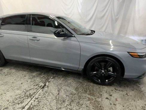 Used 2025 Honda Accord Sport image 4