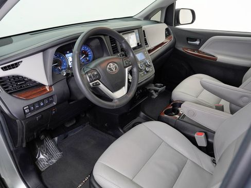 Used 2015 Toyota Sienna Limited Premium AWD/4WD image 5