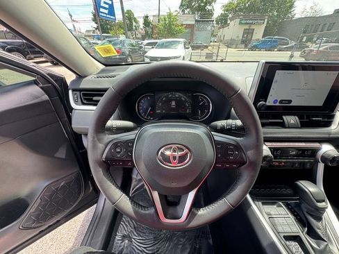 Used 2025 Toyota RAV4 XLE w/ Convenience Package AWD/4WD image 18