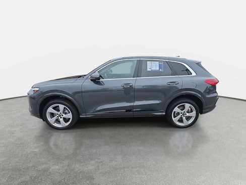 Certified 2025 Audi Q5 Premium Plus w/ Premium Plus image 8