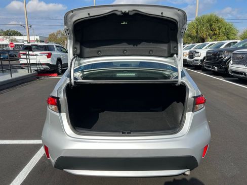 Used 2022 Toyota Corolla LE image 16