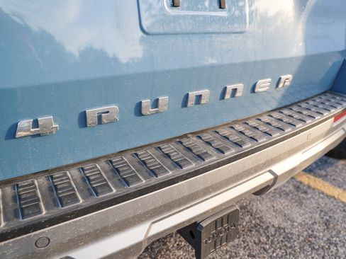 Used 2025 Toyota 4Runner Limited AWD/4WD image 9