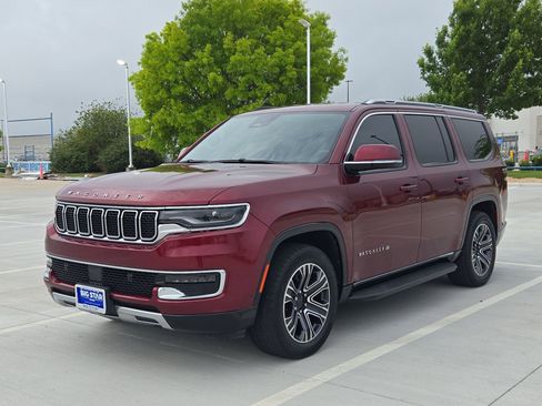 Used 2022 Jeep Wagoneer Series III w/ Rear Seat Video Group 1 image 8