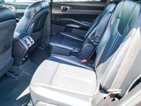 Certified 2023 Kia Sorento EX FWD image 25