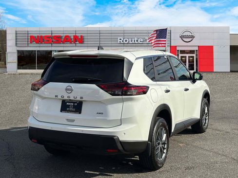 Used 2025 Nissan Rogue S image 5