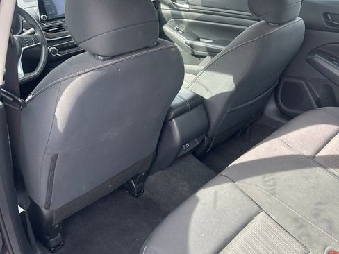 Used 2025 Nissan Altima 2.5 SV image 13
