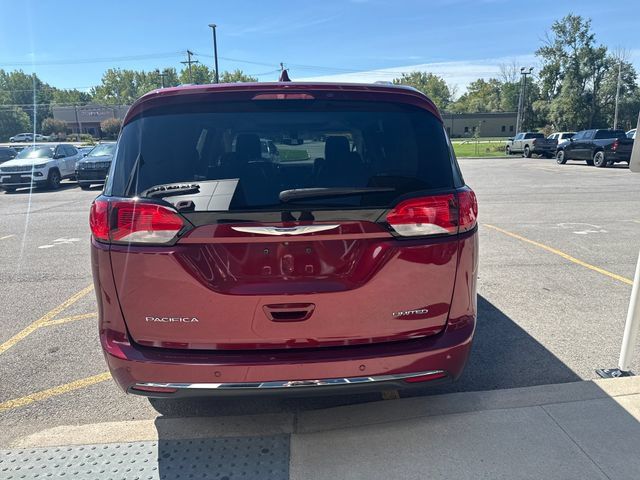 Used 2018 Chrysler Pacifica Limited FWD image 6