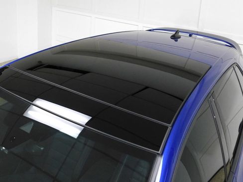 Used 2024 Volkswagen Golf R AWD/4WD image 18