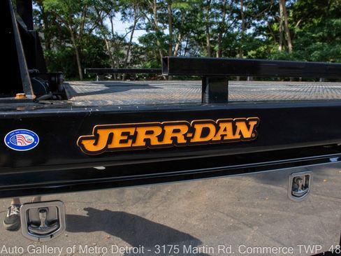 Used 2024 RAM 5500 4x4 Regular Cab image 29