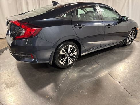 Certified 2017 Honda Civic EX-T image 8