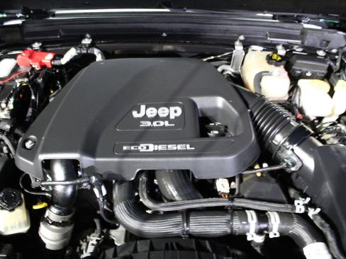 Used 2020 Jeep Wrangler Unlimited Sport AWD/4WD image 34