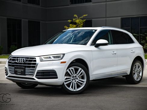 Used 2018 Audi Q5 2.0T Premium Plus w/ Premium Plus Package AWD/4WD image 3