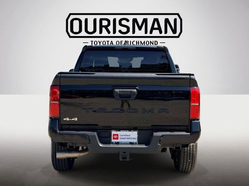 Certified 2025 Toyota Tacoma SR5 image 21