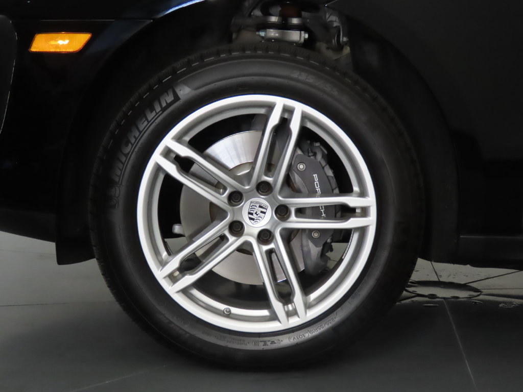 Certified 2026 Porsche Macan AWD/4WD image 11