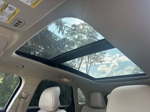 Used 2019 Lincoln MKC Reserve w/ MKC Climate Package AWD/4WD image 16