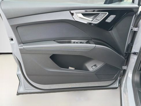 Used 2023 Audi Q4 e-tron Prestige image 22