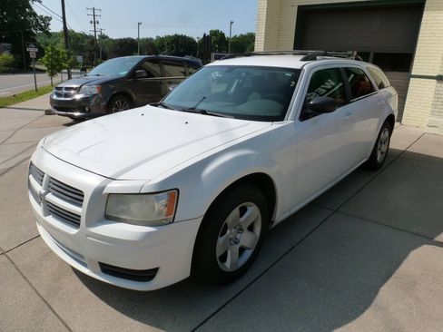 Used 2008 Dodge Magnum SE RWD image 4