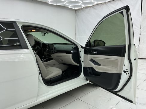 Used 2019 Nissan Altima 2.5 S FWD image 17