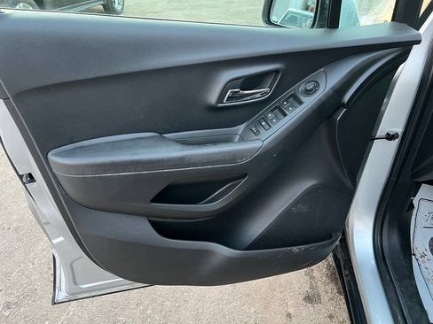Used 2015 Chevrolet Trax LT FWD image 17