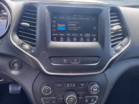 Used 2020 Jeep Cherokee Latitude Plus AWD/4WD image 12