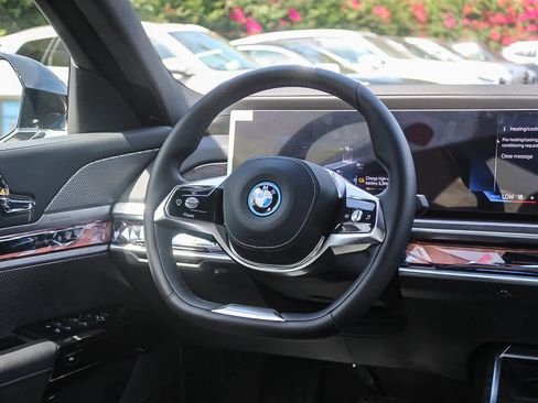 New 2026 BMW i7 eDrive50 w/ Premium Package image 15