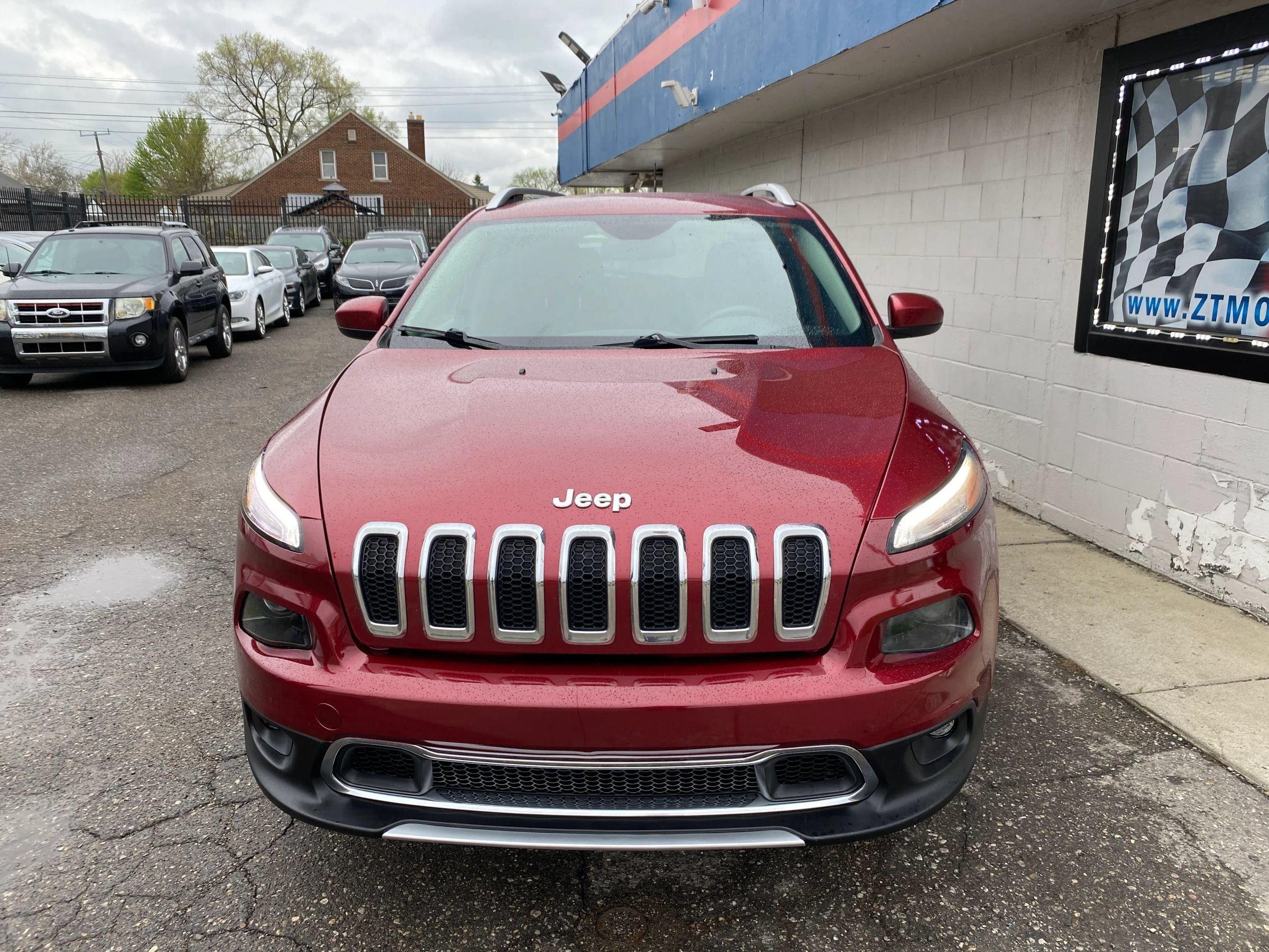 Used 2016 Jeep Cherokee Latitude w/ Trailer Tow Group AWD/4WD image 5