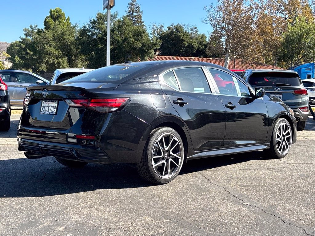 Used 2025 Nissan Sentra SR FWD image 3