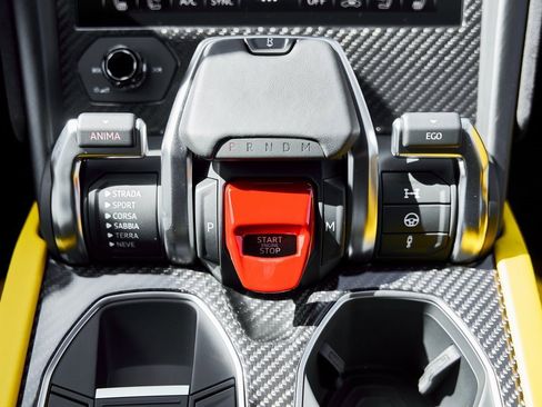 Used 2021 Lamborghini Urus image 66