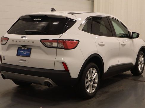 Used 2022 Ford Escape SE image 10