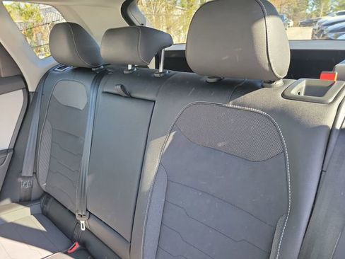 New 2026 Volkswagen Taos SE FWD image 10