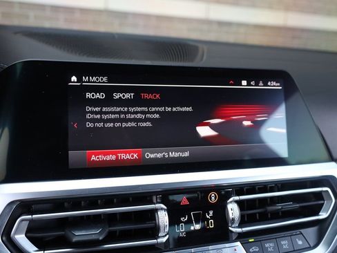 Used 2021 BMW M4 Competition w/ M Carbon Exterior Package image 34