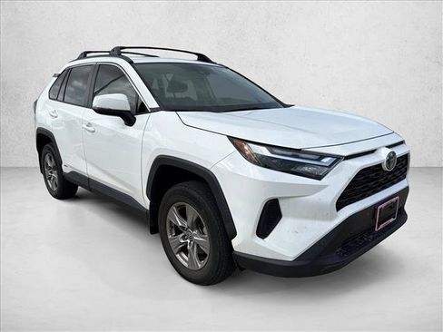 Used 2023 Toyota RAV4 XLE w/ Convenience Package AWD/4WD image 3
