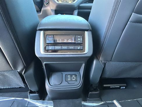 Certified 2025 Subaru Ascent Limited w/ Popular Package #2 AWD/4WD image 25