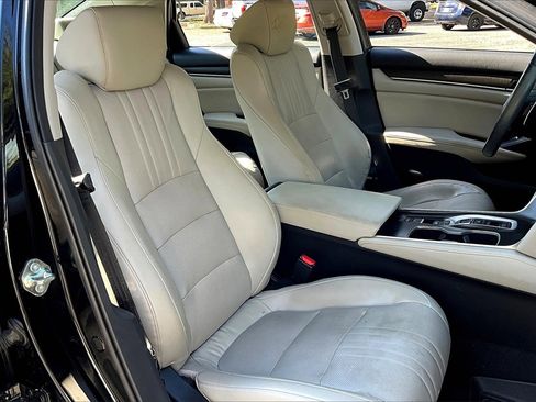 Used 2018 Honda Accord Touring image 26