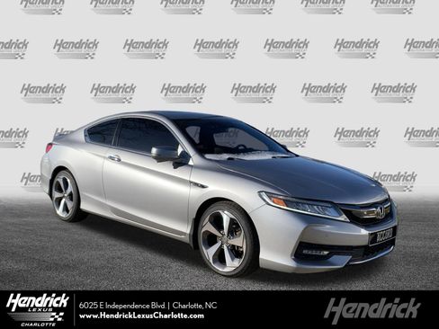 Used 2016 Honda Accord Touring image 1