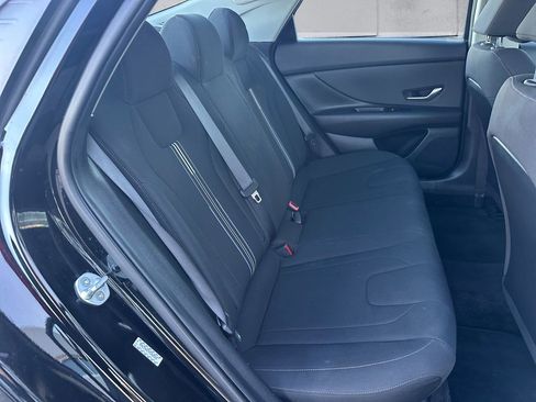 Used 2023 Hyundai Elantra SEL w/ Convenience Package image 16